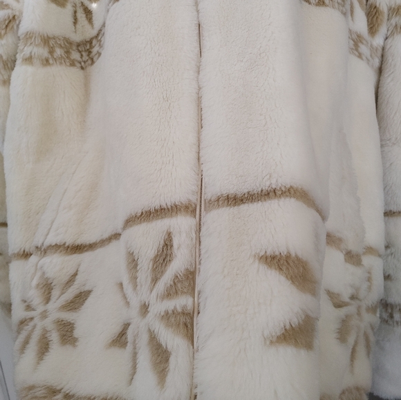 Vintage New York Classics Ivory & Tan Snowflake Faux Fur Coat XL - Picture 4 of 16